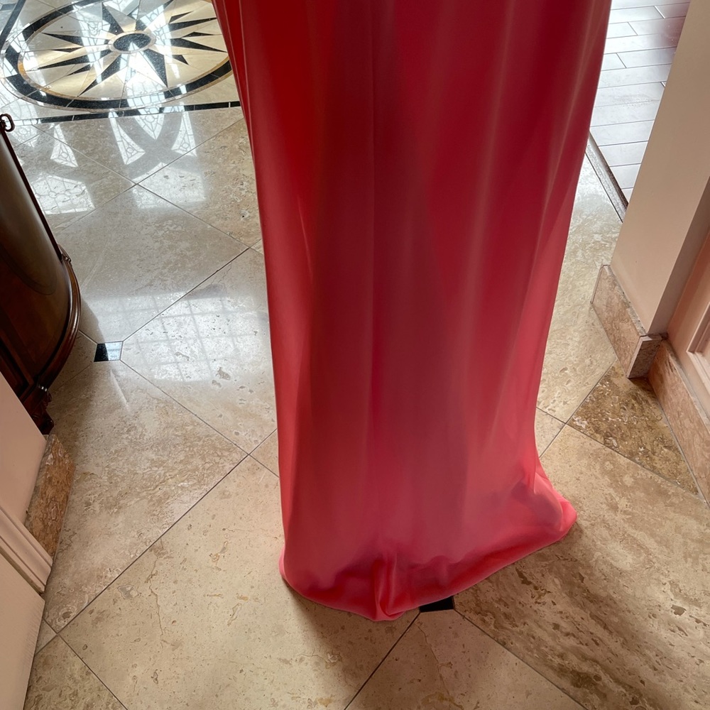 Dress - Picture 4 of 7